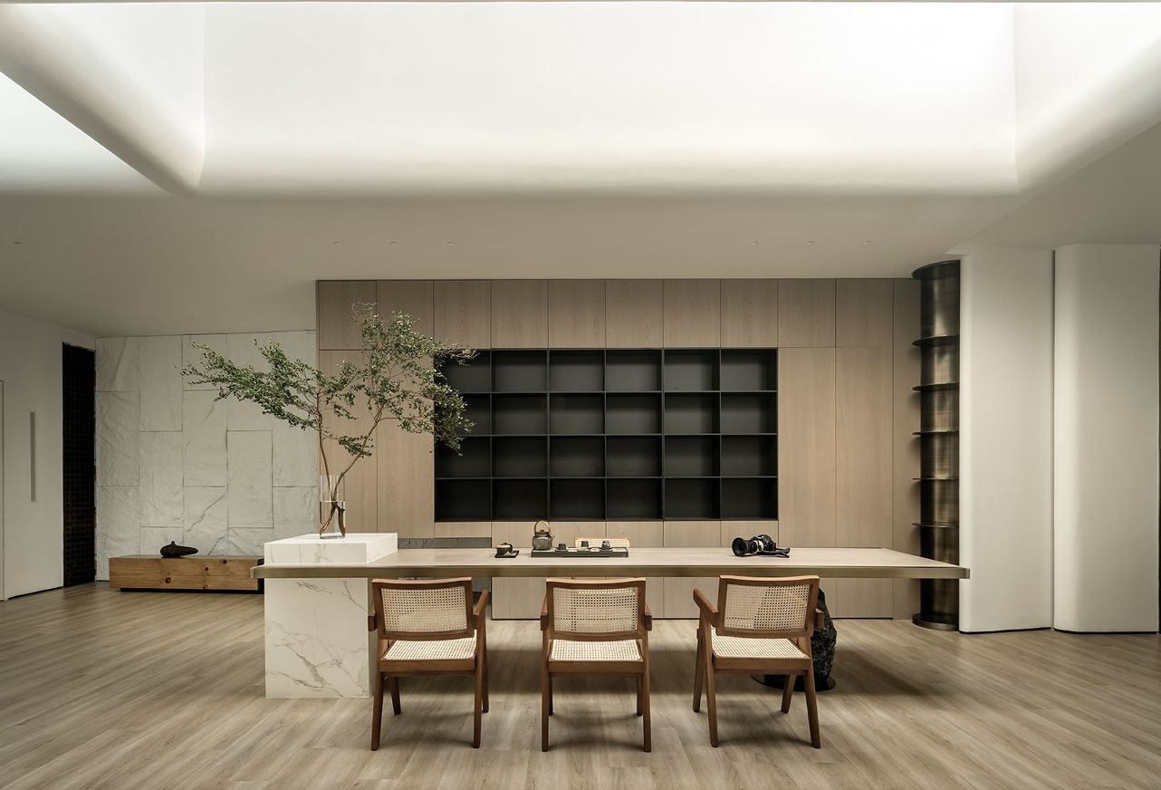 Lounge with bookcase wall
